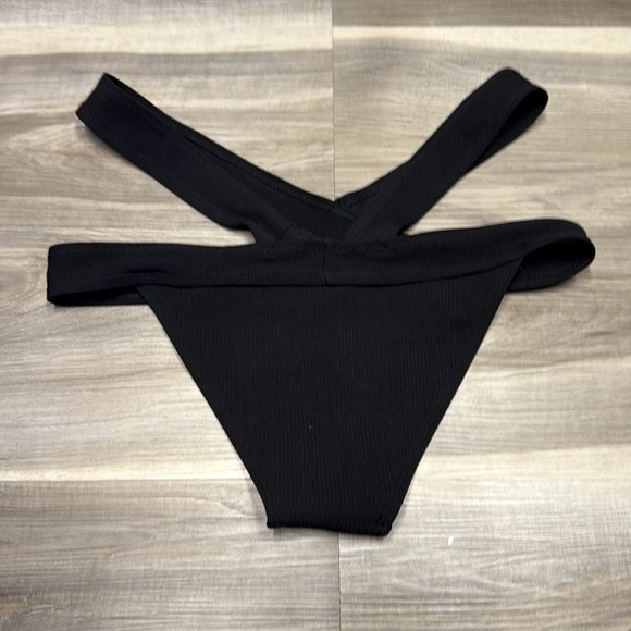 🏴 Zaful Black Crisscross Bikini Bottom side 8  NEW - Picture 3 of 6